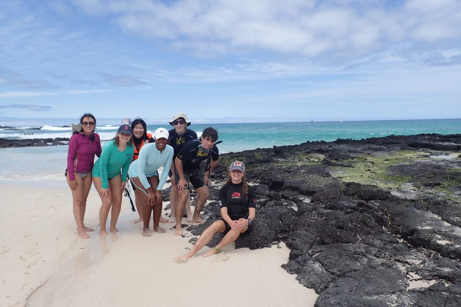 Oceans students and Faculty in Galapagos